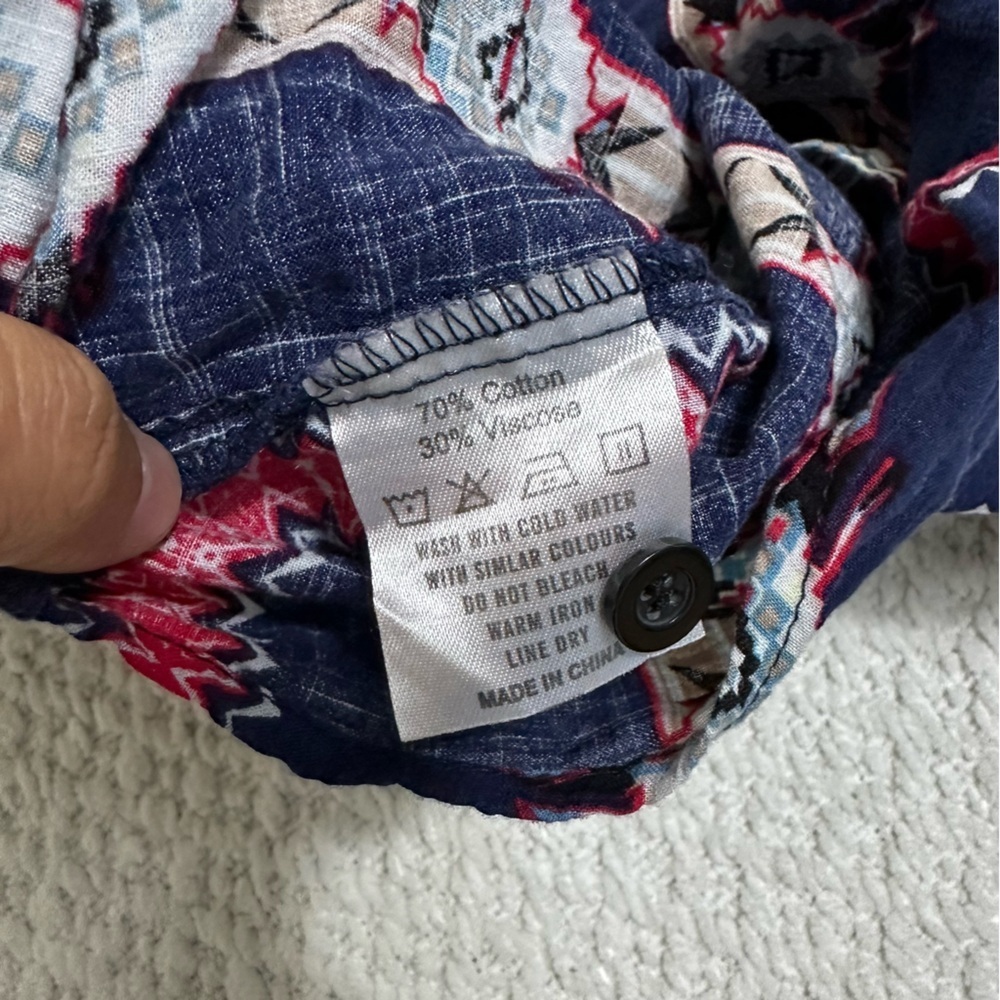 Vat Pave Tribal Pattern Button Down Collar Short … - image 4